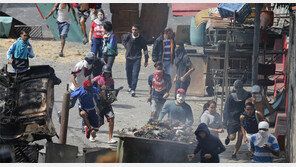 베네수엘라 쿠데타 실패… 지지자들 거리 시위