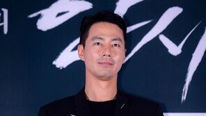 [연예뉴스 HOT5] 조인성·노희경, 국제구호활동 참여