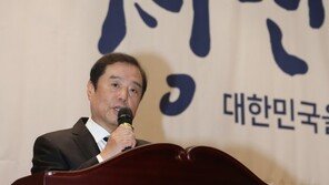 “심판이 선수로 뛰겠냐”던 김병준, 전대 출마할까…24일 발표