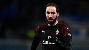 이과인 첼시로 6개월 단기 임대 이적