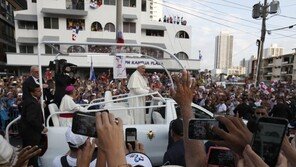 교황, 美장벽 ‘미친짓’이라며 트럼프 간접 비판