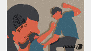 “성관계 동영상 있다”…동거녀 상습 폭행 40대 ‘징역 1년’
