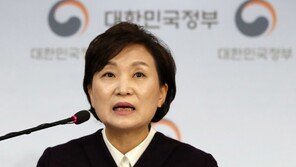 전문가들 “주택 공시가 인상으로 매물 늘어나 집값 하락 가팔라질 것”