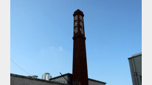 [‘뉴트로’ 풍경]추억을 소환하는 목욕탕 굴뚝