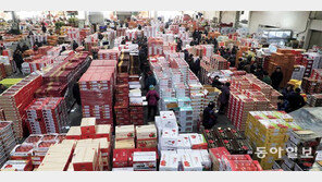 설 제수용 과일상자 산더미