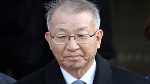 양승태, 구속후 첫 검찰 출석…최장 20일 왕복 조사