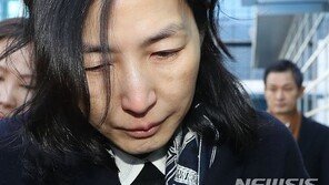 ‘50억원 횡령’ 삼양식품 회장 징역 3년, 법정 구속…김정수 사장 집행유예 
