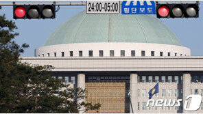 손혜원·조해주에 정국 ‘급랭’…2월 국회 개막 전부터 ‘꽁꽁’