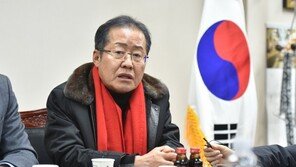 대구 찾은 홍준표 “전대 출마 검토 중…마지막 승부는 2022년”