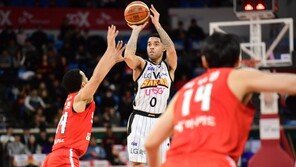 ‘무서운 뒷심’ LG, SK에 19점 차 역전쇼…3연승 질주