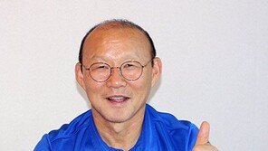 한국의 4강 진출 응원차 경기장 찾은 박항서 감독