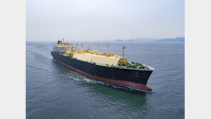 ‘세계 1위’ 탈환한 조선 3사…연초부터 부활 ‘기지개’