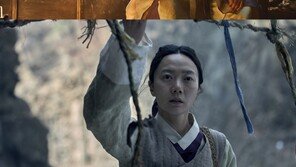 넷플릭스 ‘킹덤’, 첫 공개…‘청불’ 납득되는 공포의 좀비물