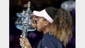 오사카 나오미, 호주오픈 여자 단식 우승…아시아 국적 최초 단식 세계 1위