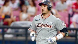 송광민 “좋은 대우 욕심 났지만, 한화에 남고 싶었다”