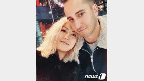 미셸 위, NBA 전설 웨스트 아들과 교제