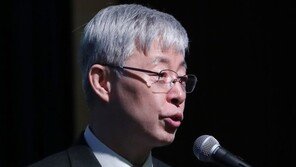 “헬조선 탓 말고 아세안 가라” 김현철에…야권 “망언” “함량미달” “무책임”