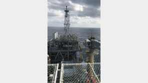 [현장속으로]한국을 산유국으로 만든 동해가스전엔 불꽃이 ‘활활’