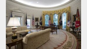 “트럼프, 백악관 내부 안내하며 前대통령 폄하” WP 보도