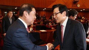 한국당 지지율 26.7% 최순실 사태후 최고