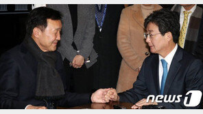 손학규, 유승민 만나 당 진로 고민…“생각 좁히긴 어려워”