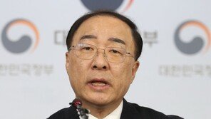 홍남기 “24조원 규모 23개사업 예타면제…4대강과 달라”