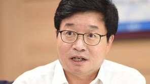 ‘뿔난’ 염태영 시장, 청와대 찾아가 강한 유감 표명