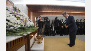 대통령·학생·배우·주부…‘故김복동 조문’ 눈시울 사연들