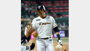 [단독] FA 최진행 한화 잔류, 1+1년 최대 5억원 극적타결!