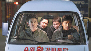 65억 vs 1677억… 한국영화 가성비냐, 할리우드 자본이냐