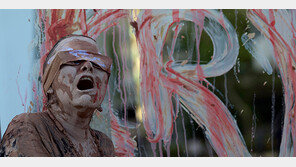 “브라질 댐 붕괴는 人災”… 진흙 뒤집어쓴 채 시위