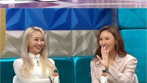 ‘라스’ 화사 “파격 보디슈트 직접 제작…이효리에 선물도 받아”