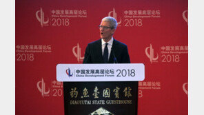 팀 쿡, 미중 무역갈등에 낙관론…“1월 들어 상황 개선”