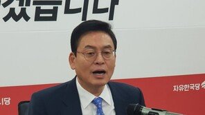 정우택 “대권주자형 당대표 뽑으면 사당화 될 것”