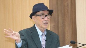 “성추행은 허위”vs“똑똑히 봤다”…고은 민사소송 마무리