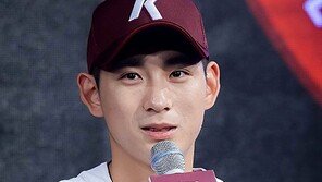 ‘연봉 껑충’ 키움 이정후 “몸 값 하는 선수 되겠다”