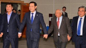 “탕 탕 탕, 의결됐습니다” 긴장과 환호 교차한 회의장