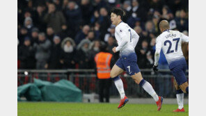 포체티노 감독 “손흥민 풀타임 계획 없었는데…놀라운 에너지 보여”