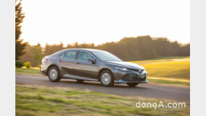 ‘캠리 하이브리드 LE’ 국내 출시… 복합연비 17.5km/ℓ 달성