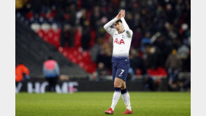 포체티노 “매우 중요한 선수 손흥민의 팀 헌신, 기쁘다”