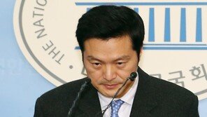 김태우, 윤영찬 전 수석 고소…“미꾸라지 비유는 모욕”