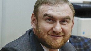 러 현직 상원의원 살인혐의로 의회서 체포