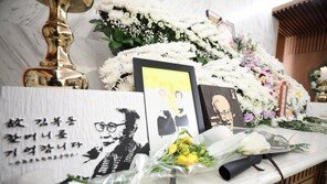 김복동 할머니, 사흘째 애도 행렬…서지현 검사가 상주