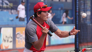 [설 기획] ③ [오십 즈음에] KIA 김민호 코치 “인생의 절반을 프로 유니폼과 함께”