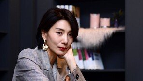 [여기자들의 수다] 김서형 “올백 머리·저승사자 의상 결정, 회의만 5시간 했죠”
