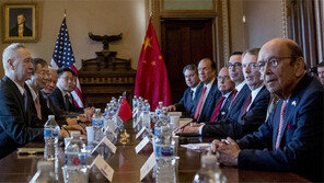 트럼프 “가까운 시일내 시진핑 직접 만나 해결”