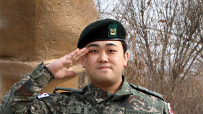 “남은 두팔로 패럴림픽 제패” 용사의 금빛 새출발