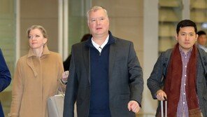 비건, 北 비핵화 공언 실행 위한 ‘당근’과 ‘채찍’ 제시