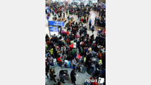 설연휴 인천공항 이용객 하루 20만명 넘는다…역대최고