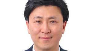 靑부대변인에 한정우 추가 임명…고민정과 ‘투톱 체제’